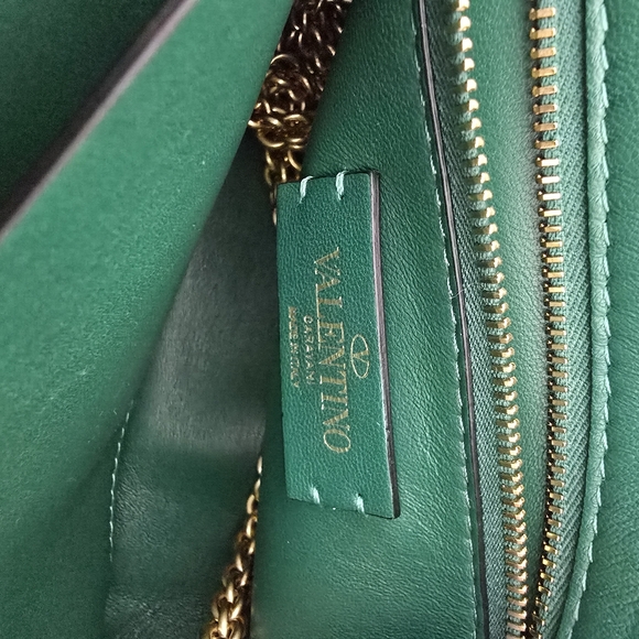 Valentino Garavani Green Handbag with Gold Accents - Picture 10 of 12